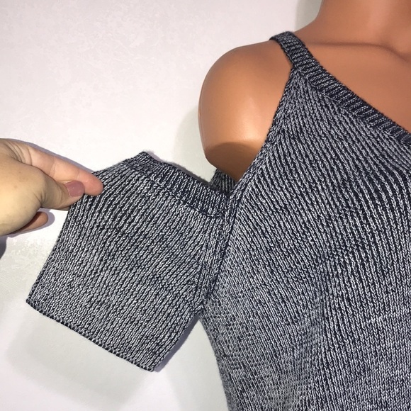 Splendid Surrey Mark Cold Shoulder Pullover Blue Size Medium - Picture 5 of 10